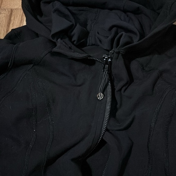 Lululemon athletic jacket with hood.. Size 4 - Picture 3 of 8